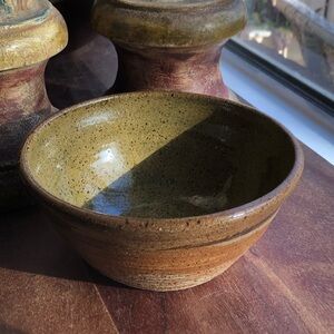 Beautiful Stoneware Handmade Signed Rustic Speckled Ceramic Bowl